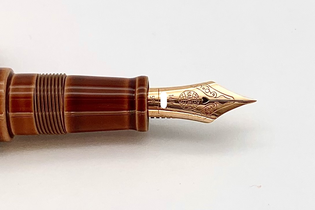 NakayaPiccoloLongWriterTokiTamenuriFountainPenwithPinkgoldGoldFishesStopper_L